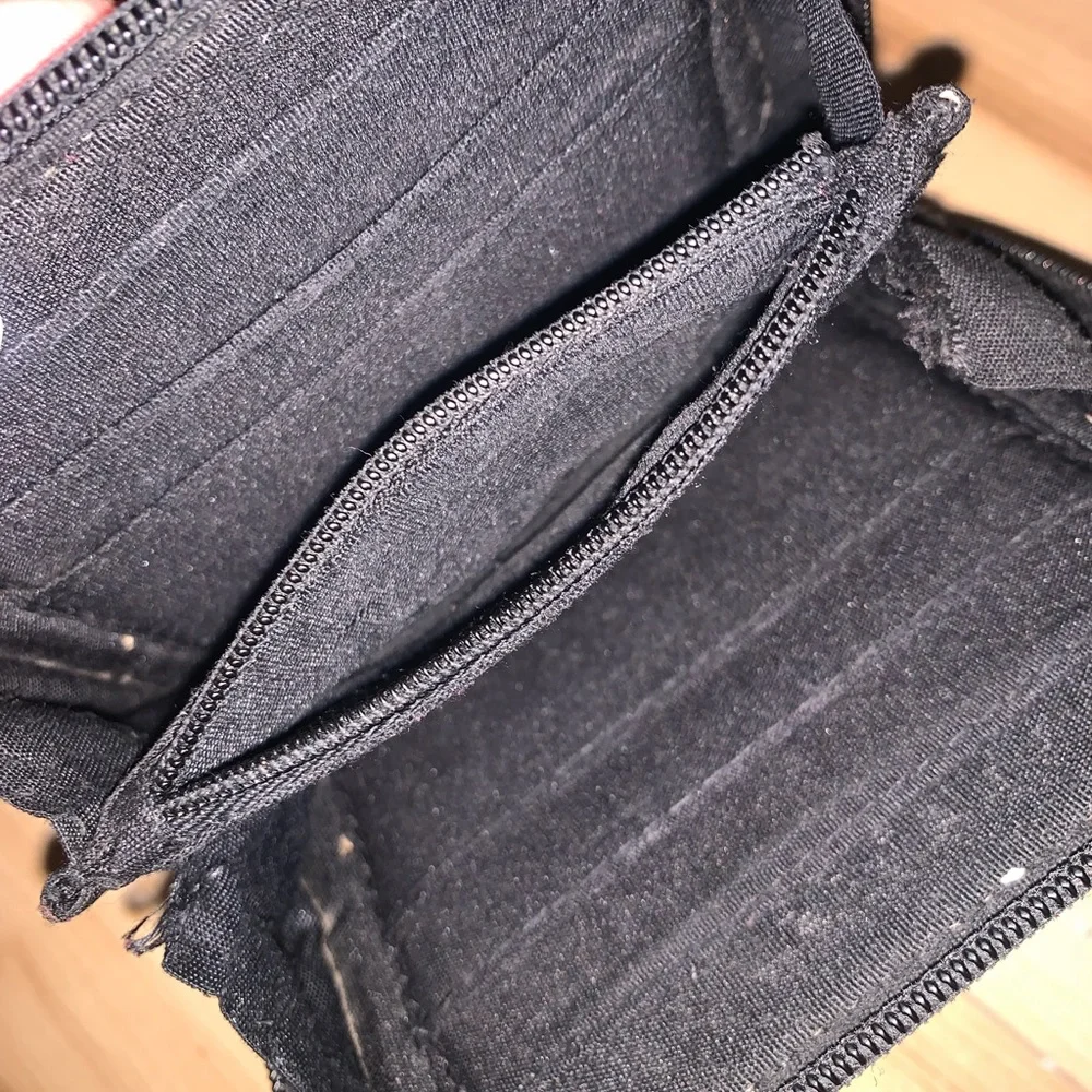 Rosetti well used leather zip wallet - Picture 6 of 7